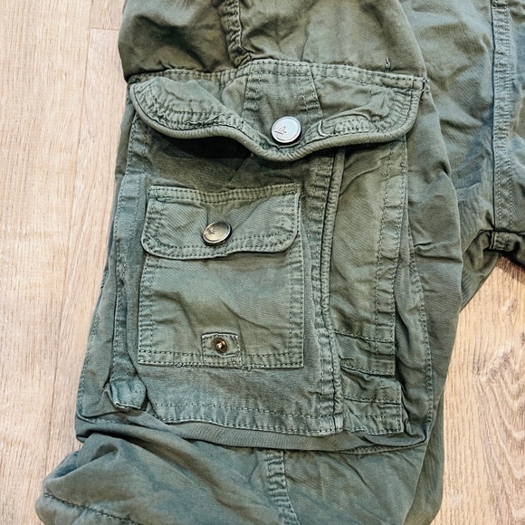 XRay Jeans Belted Double Pocket Bermuda Cargo Shorts Mens size 52 grey green NWT - Picture 4 of 16